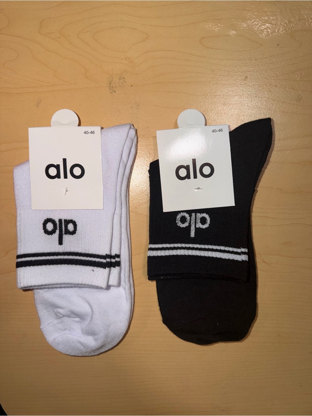 ALO Yoga Athletic Crew Socks pair two set travel party gym casual winter holiday